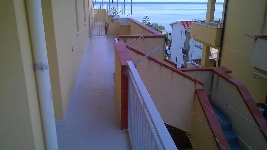 度假居 阿尔卡莫马里纳Casa Vacanze Serena别墅 意大利